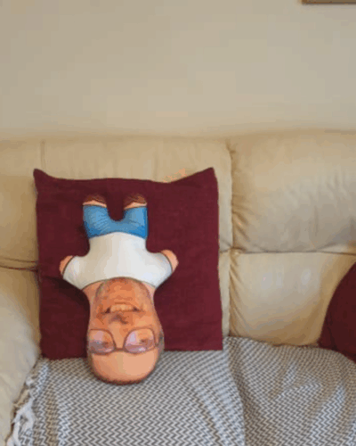 Click to view full screen Μίνι Εγώ – Προσωποποιημένο Μαξιλάρι με Πρόσωπο photo review